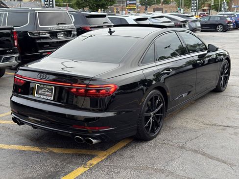 Used 2022 Audi S8 AWD/4WD image 9