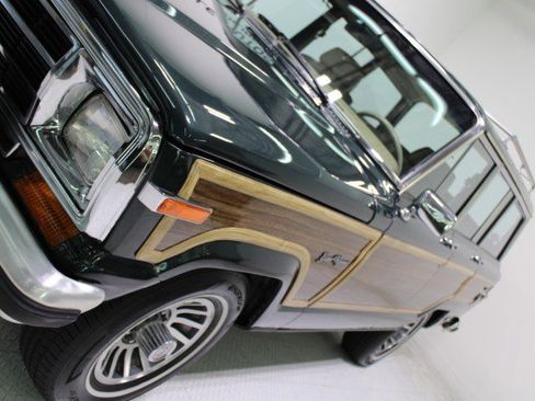 Used 1991 Jeep Grand Wagoneer 4X4 image 12