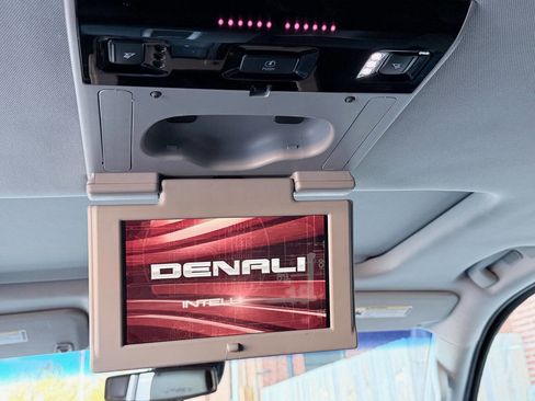 Used 2016 GMC Yukon XL Denali w/ Open Road Package image 17