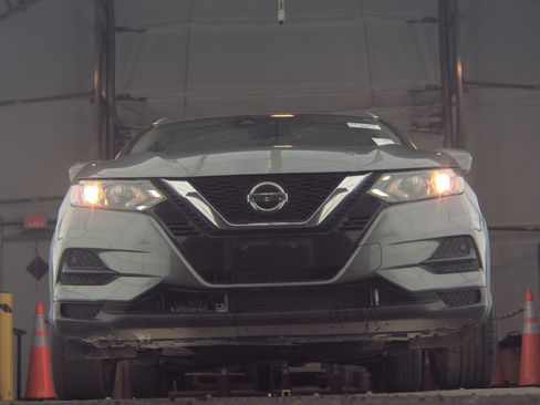 Used 2020 Nissan Rogue Sport SV image 4