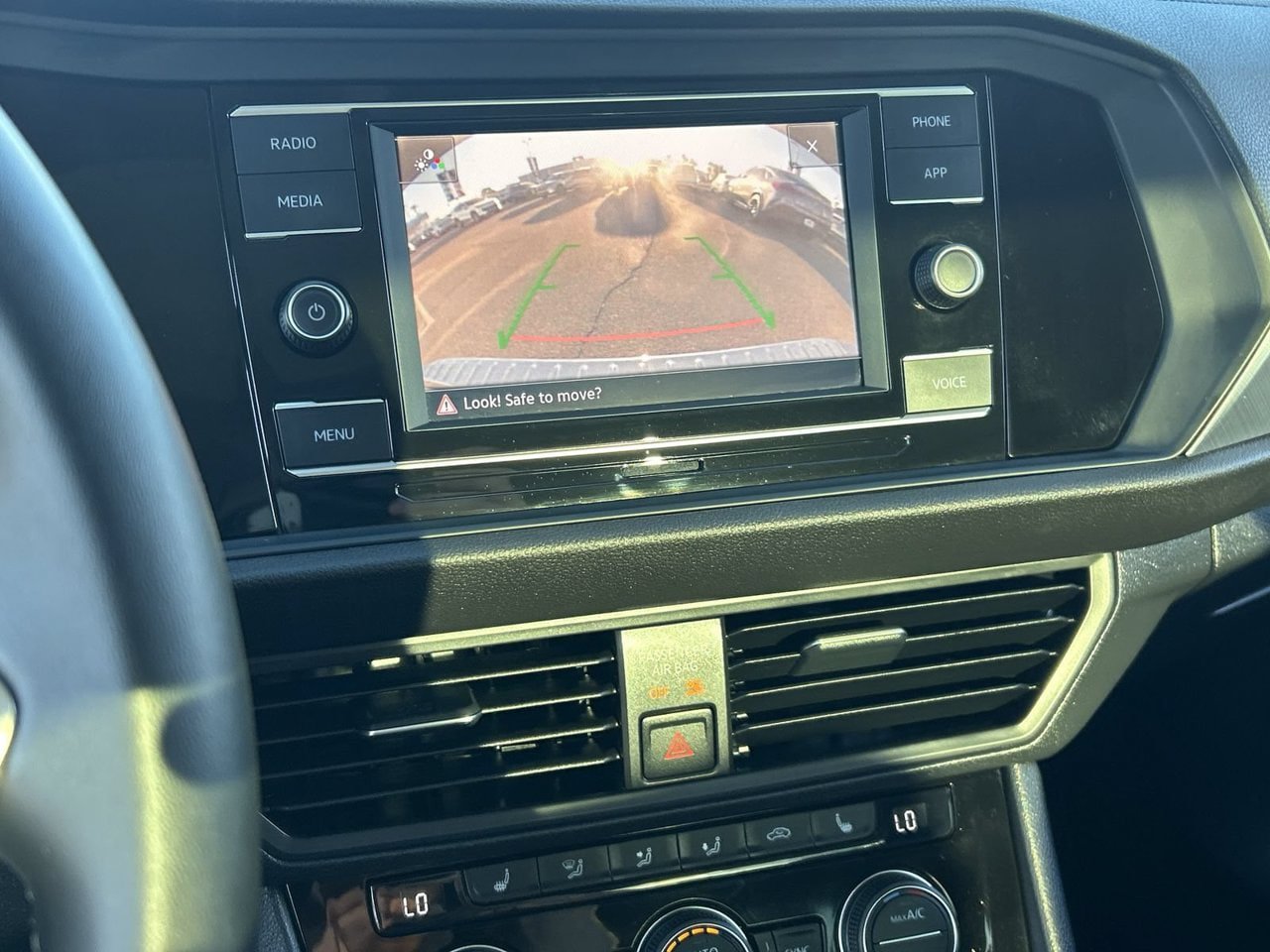 Certified 2023 Volkswagen Jetta SE w/ Panoramic Sunroof Package FWD image 23