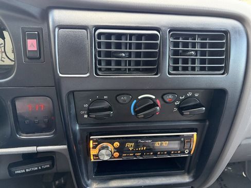 Used 2004 Toyota Tacoma PreRunner RWD image 18