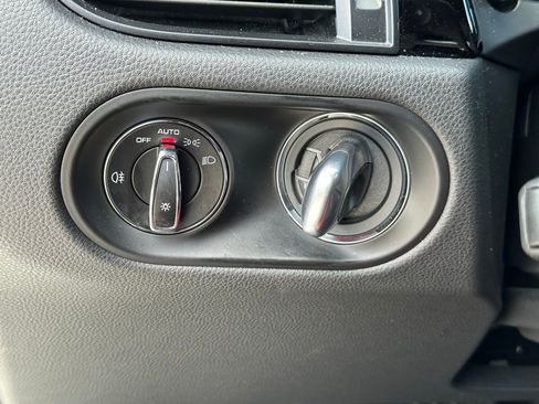 Certified 2023 Porsche Macan Turbo image 34