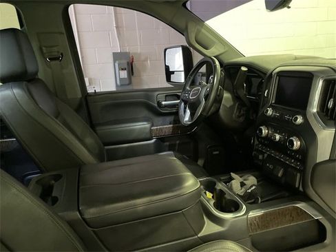 Used 2023 GMC Sierra 3500 Denali w/ Denali Black Diamond Edition image 18