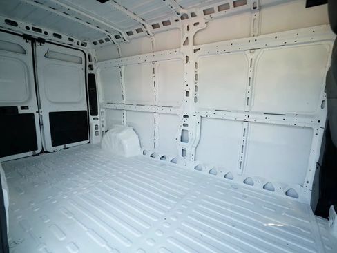 Used 2025 RAM ProMaster 2500 w/ Convenience Group FWD image 22