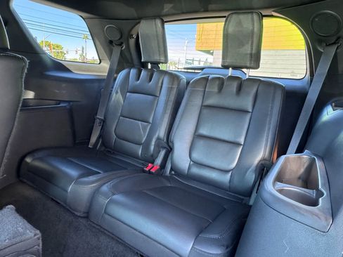 Used 2014 Ford Explorer Limited image 16