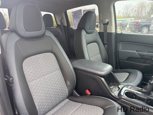 Used 2022 Chevrolet Colorado Z71 AWD/4WD image 27