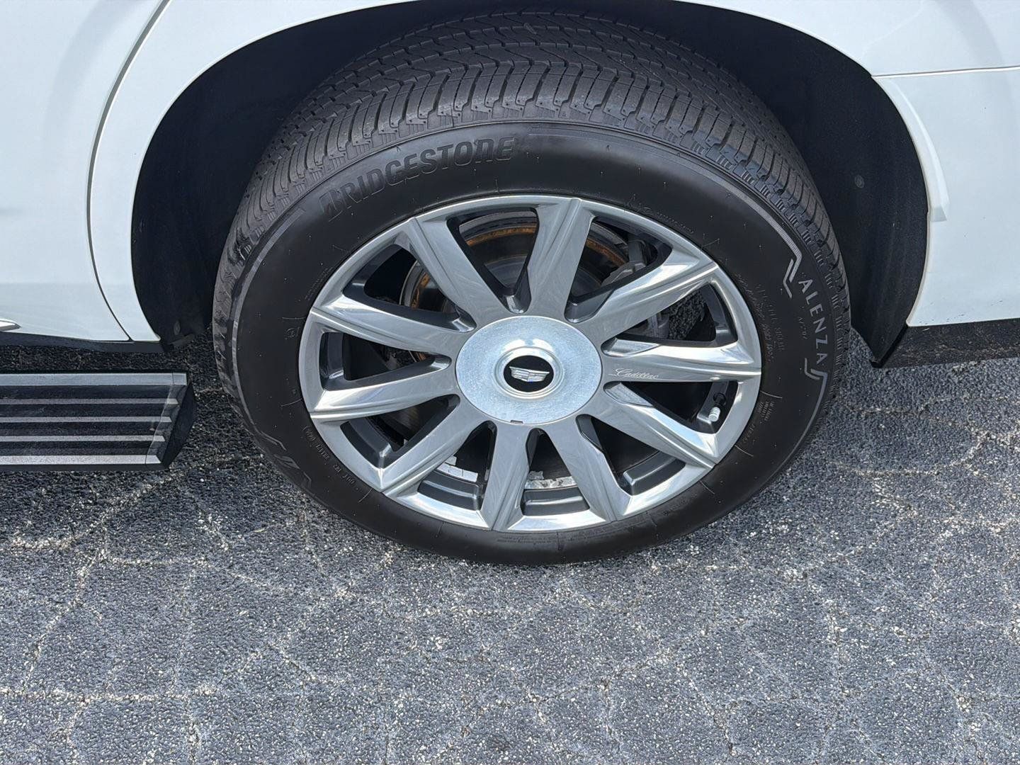 Used 2021 Cadillac Escalade Premium Luxury Platinum RWD image 43