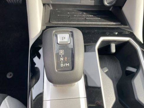 New 2025 Mitsubishi Outlander SE image 30