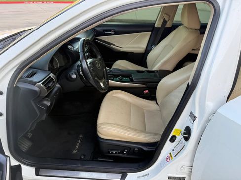 Used 2014 Lexus IS 250 w/ Navigation Package RWD image 11