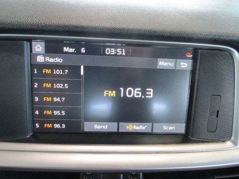 Used 2020 Kia Optima Premium image 22