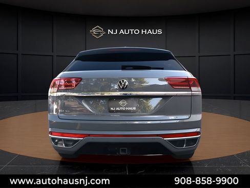 Used 2021 Volkswagen Atlas Cross Sport SE w/ V6 Towing Package FWD image 13