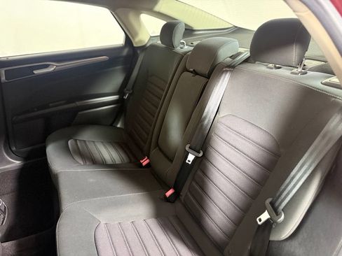 Used 2017 Ford Fusion SE FWD image 25