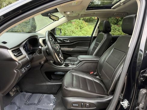 Used 2023 GMC Acadia Denali w/ Denali Technology Package AWD/4WD image 8