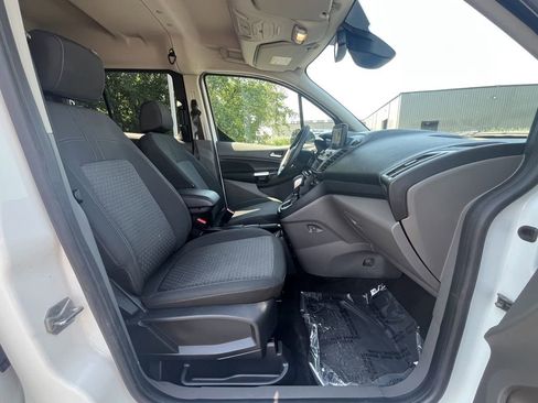 Used 2022 Ford Transit Connect XLT image 24
