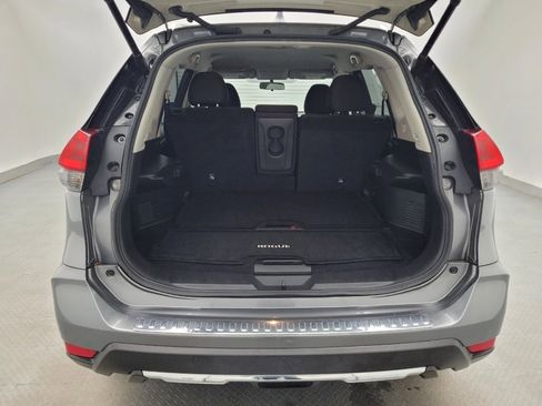 Used 2018 Nissan Rogue SV image 29