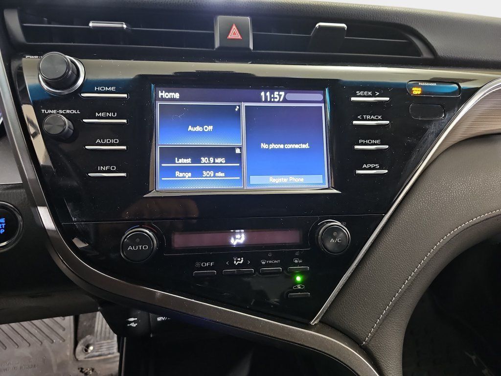 Used 2018 Toyota Camry SE w/ Convenience Package FWD image 22