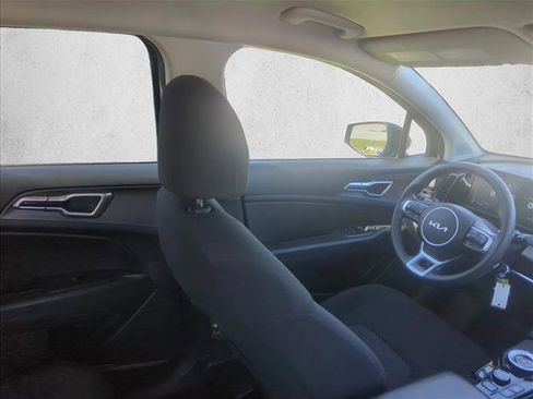 Used 2023 Kia Sportage LX image 19