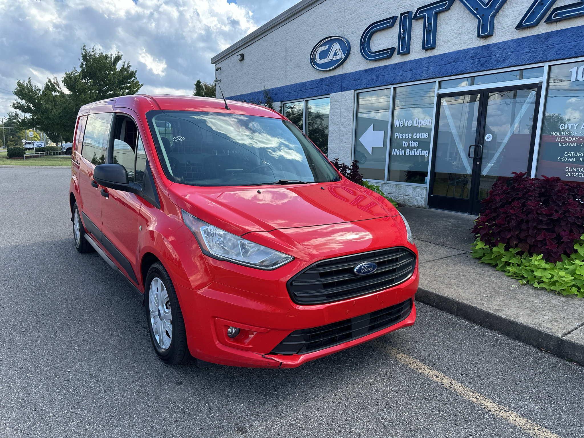 Used 2019 Ford Transit Connect XLT FWD image 2