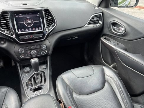 Used 2019 Jeep Cherokee Limited AWD/4WD image 12