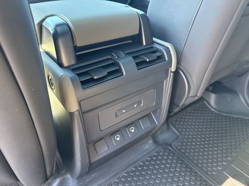 Used 2025 Land Rover Defender 110 S image 11