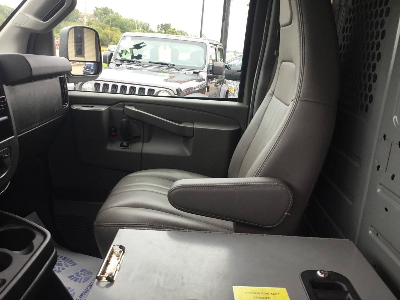 Used 2021 Chevrolet Express 2500 w/ Communications Package RWD image 16