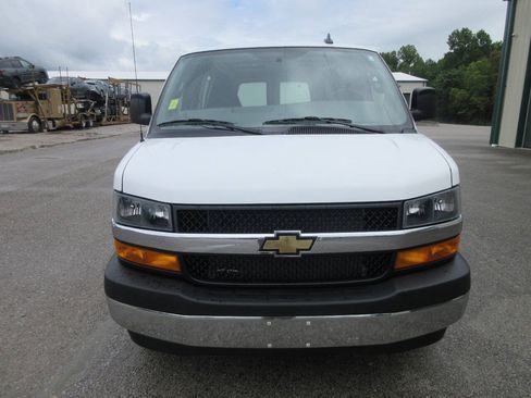Used 2024 Chevrolet Express 3500 w/ Driver Convenience Package RWD image 10