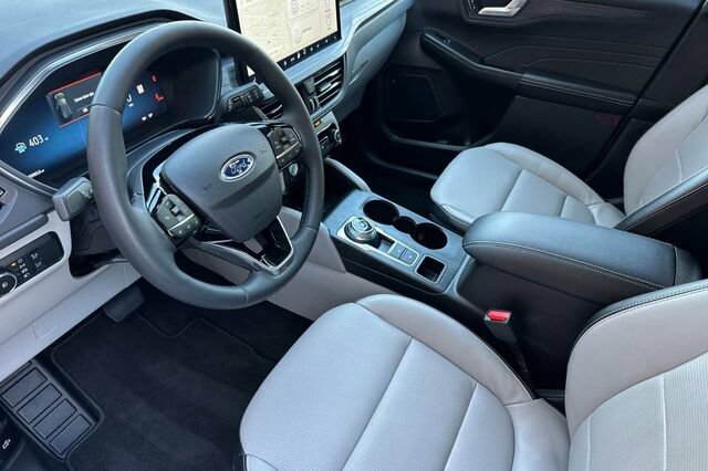 Certified 2023 Ford Escape Platinum FWD image 10