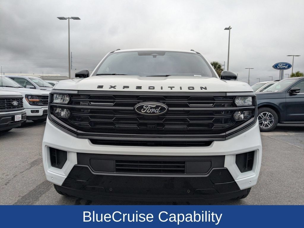 Used 2025 Ford Expedition Platinum w/ Stealth Performance Package AWD/4WD image 9