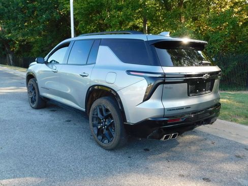 Used 2024 Chevrolet Traverse RS AWD/4WD image 10