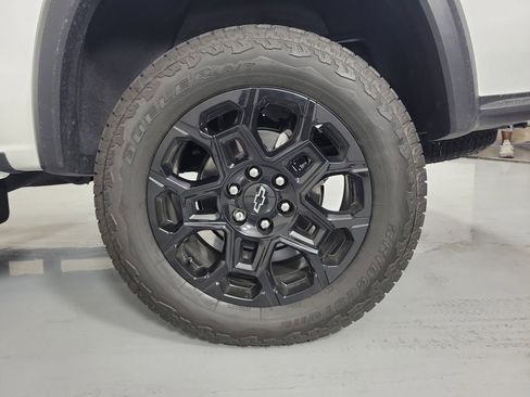 Used 2026 Chevrolet Colorado Trail Boss AWD/4WD image 7
