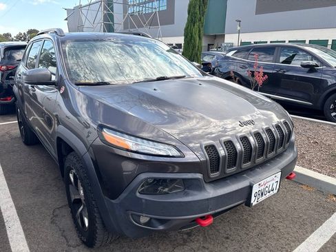 Used 2018 Jeep Cherokee Trailhawk w/ Quick Order Package 27L AWD/4WD image 5