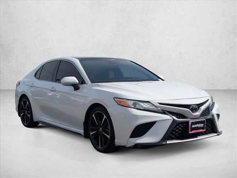 Used 2020 Toyota Camry XSE w/ Blackout Package FWD image 3