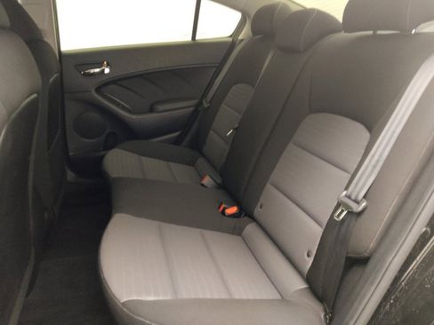 Used 2017 Kia Forte S image 18