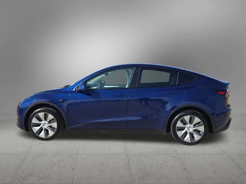 Used 2022 Tesla Model Y Long Range image 3