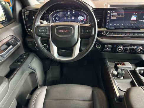 Used 2022 GMC Sierra 1500 SLT w/ SLT Premium Plus Package image 9