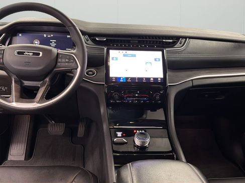 Used 2023 Jeep Grand Cherokee Limited AWD/4WD image 10