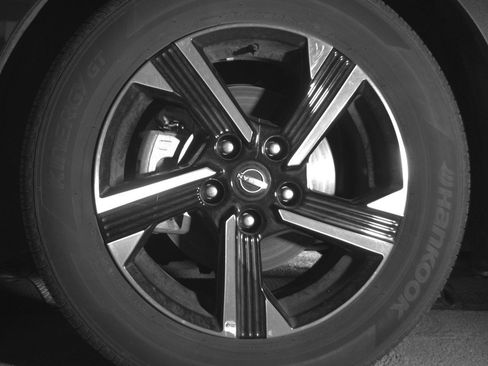 Used 2025 Nissan Sentra SV image 12