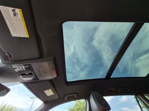 Used 2023 Volkswagen Atlas Cross Sport SEL AWD/4WD image 19