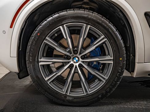 Used 2024 BMW X5 xDrive40i w/ M Sport Package AWD/4WD image 13