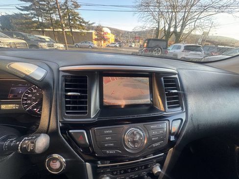 Used 2015 Nissan Pathfinder SV w/ Cargo Package image 29