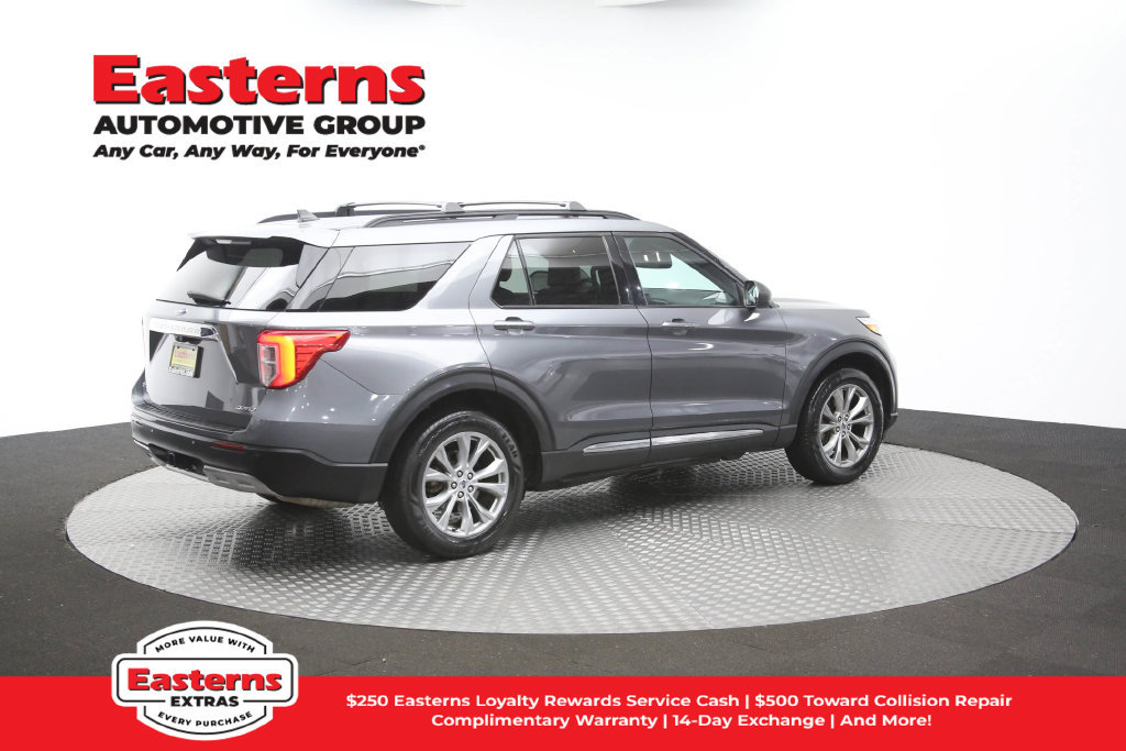 Used 2023 Ford Explorer XLT w/ Equipment Group 202A AWD/4WD image 43