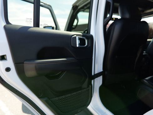 Used 2021 Jeep Wrangler Unlimited Sahara image 29