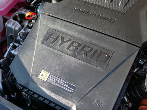 Used 2023 Kia Niro EX image 29