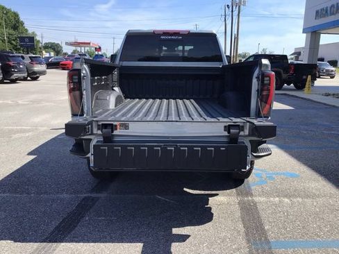 New 2026 GMC Sierra 2500 AT4 w/ AT4 Preferred Package AWD/4WD image 5