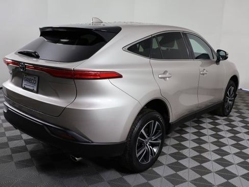 Used 2024 Toyota Venza LE image 7