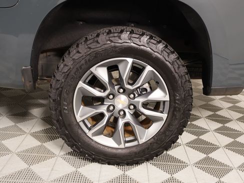 Used 2025 Chevrolet Silverado 1500 LT w/ Protection Package AWD/4WD image 19