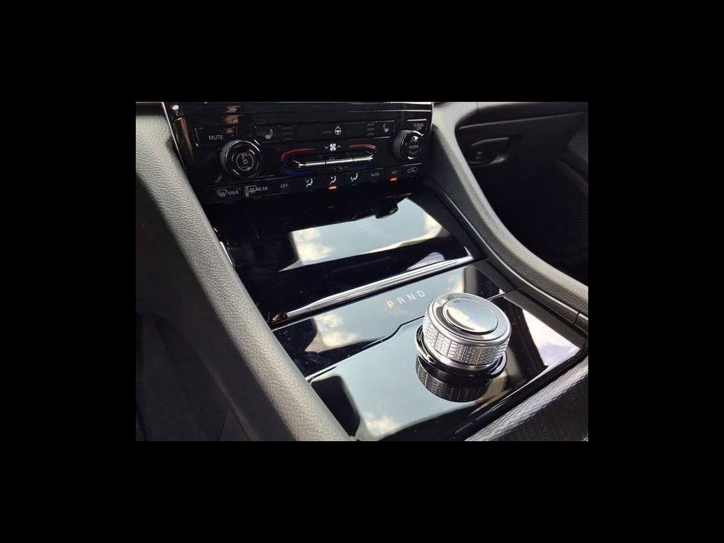 New 2025 Jeep Grand Cherokee Laredo X w/ Luxury Tech Group I AWD/4WD image 9