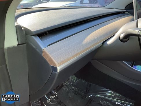 Used 2019 Tesla Model 3 Long Range image 18