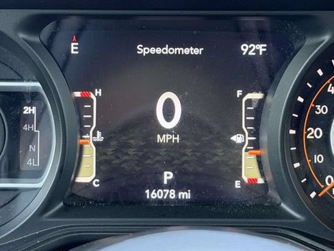 Used 2026 Jeep Gladiator Mojave AWD/4WD image 26